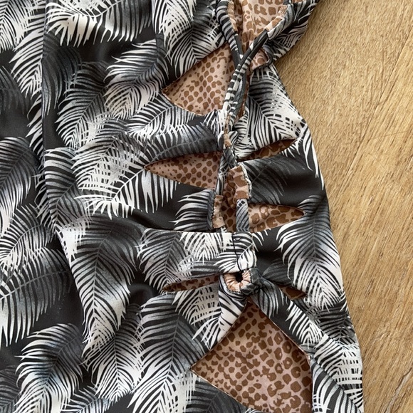 Acacia one piece palm - Picture 3 of 3